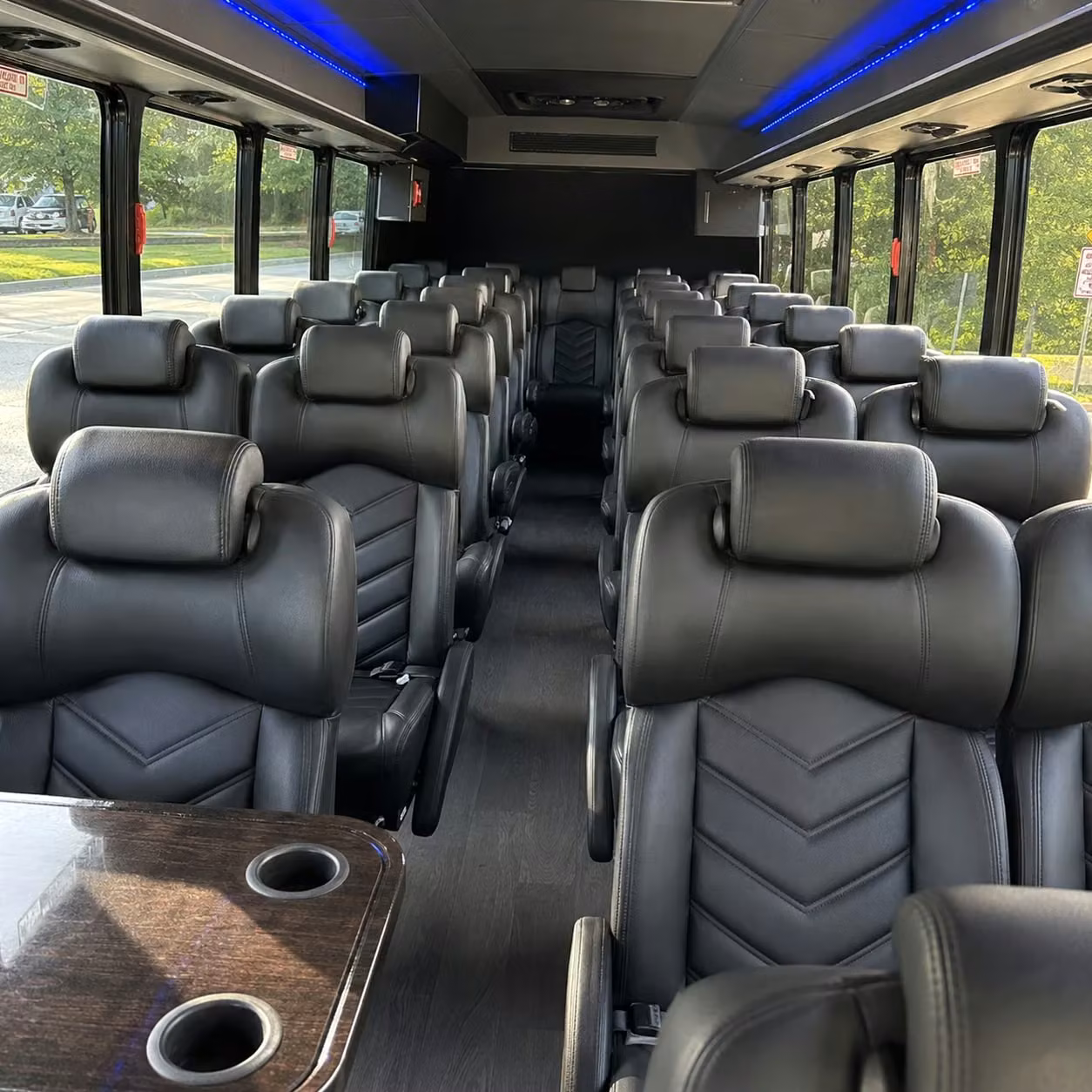hamilton 28 passenger minibus rental