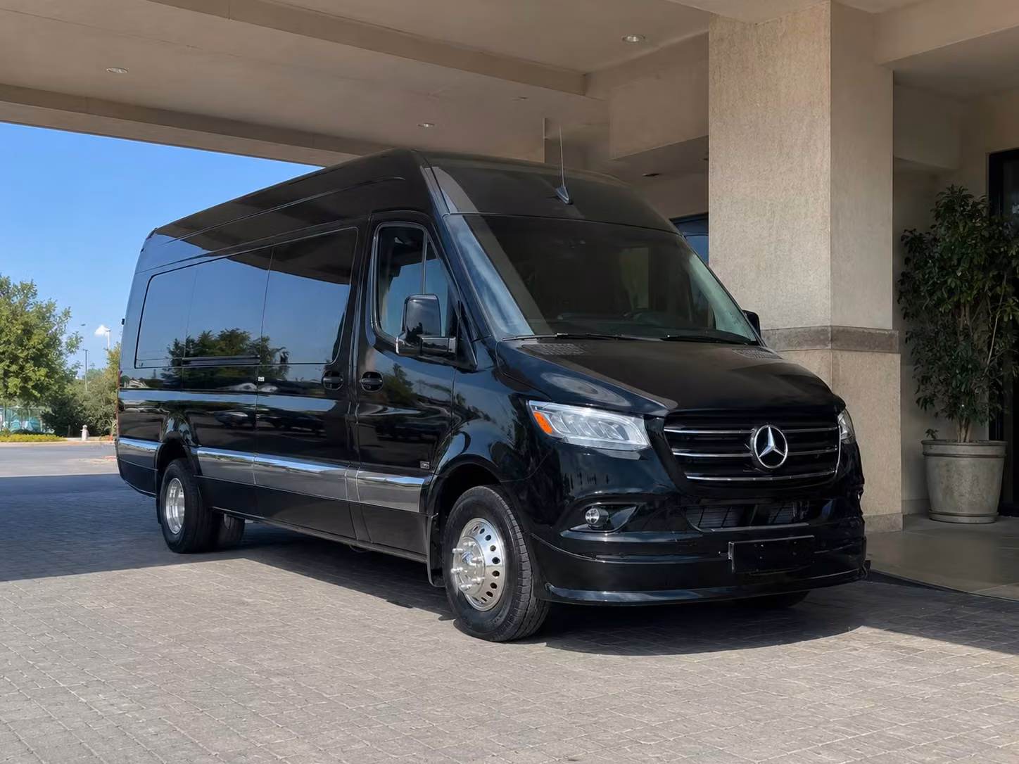hamilton sprinter limo rental