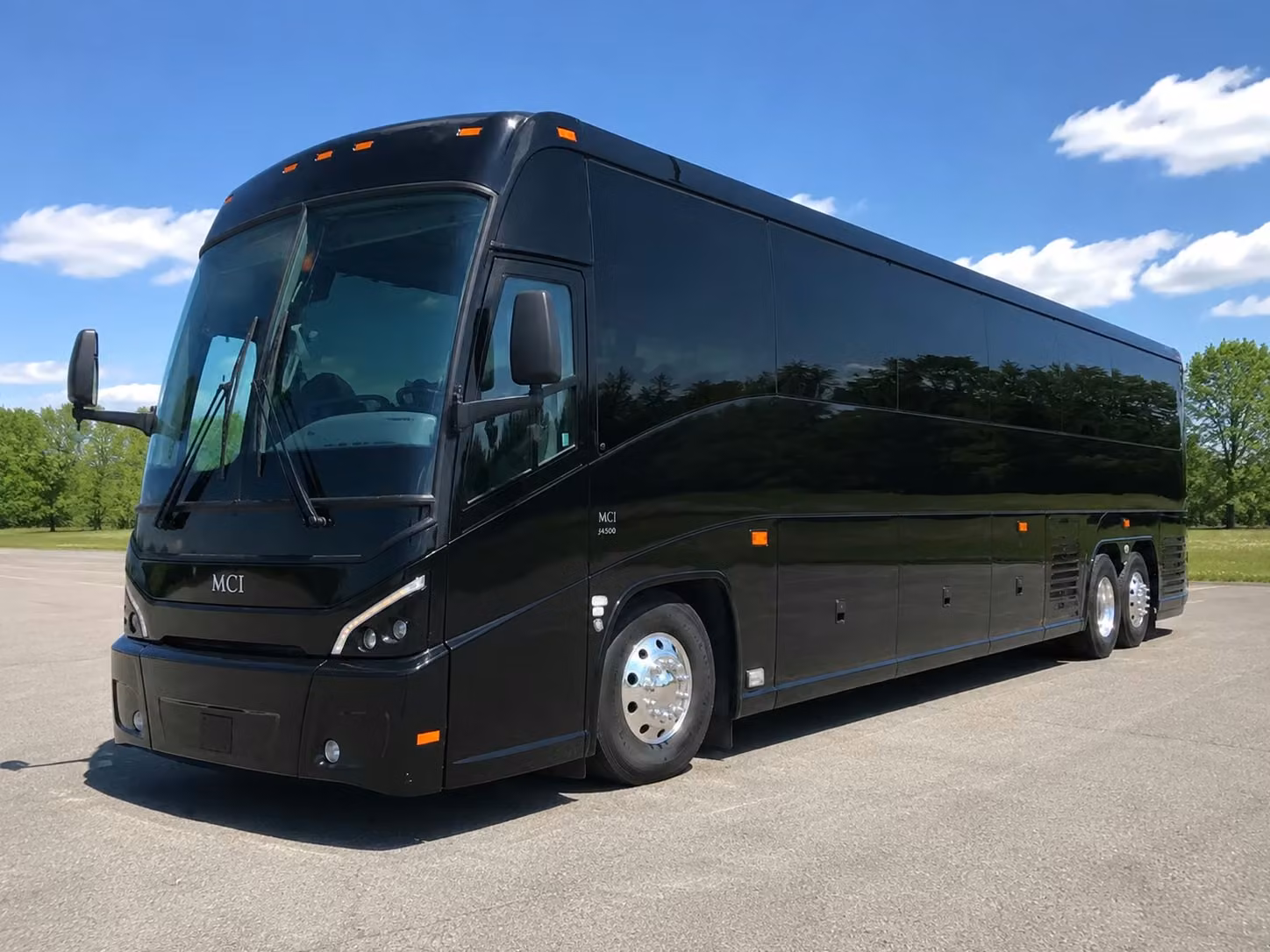 hamilton wedding shuttle bus rentals that keep every guest on schedule
