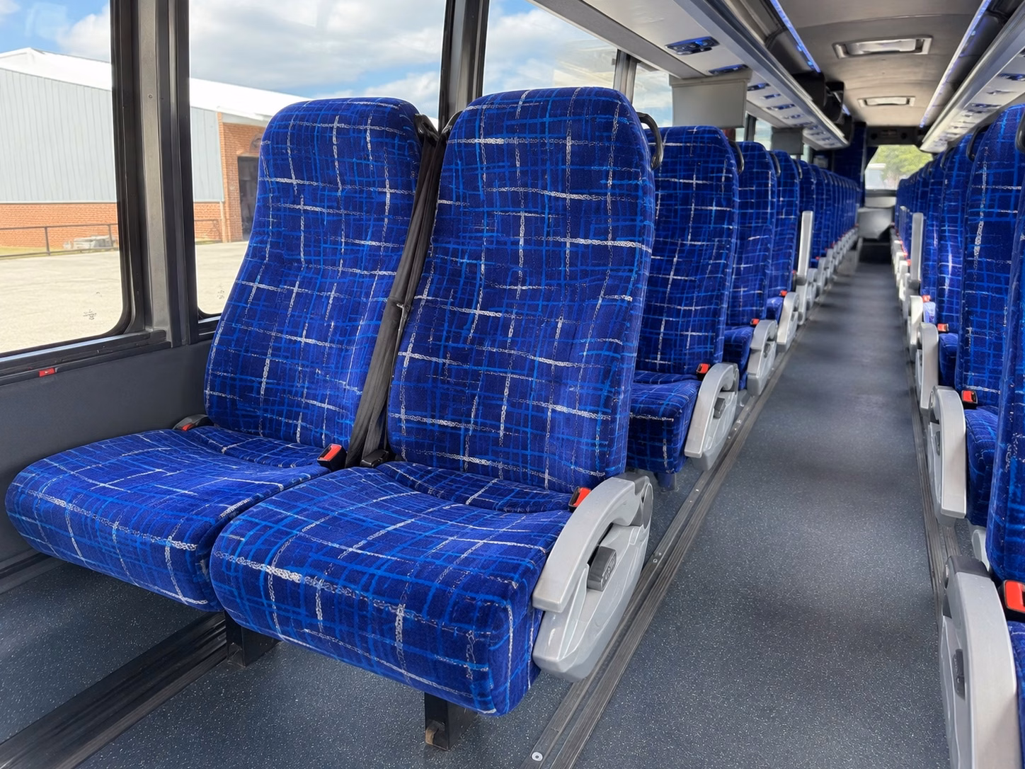 shuttle guests between hamilton hotels and your wedding venue without the headache