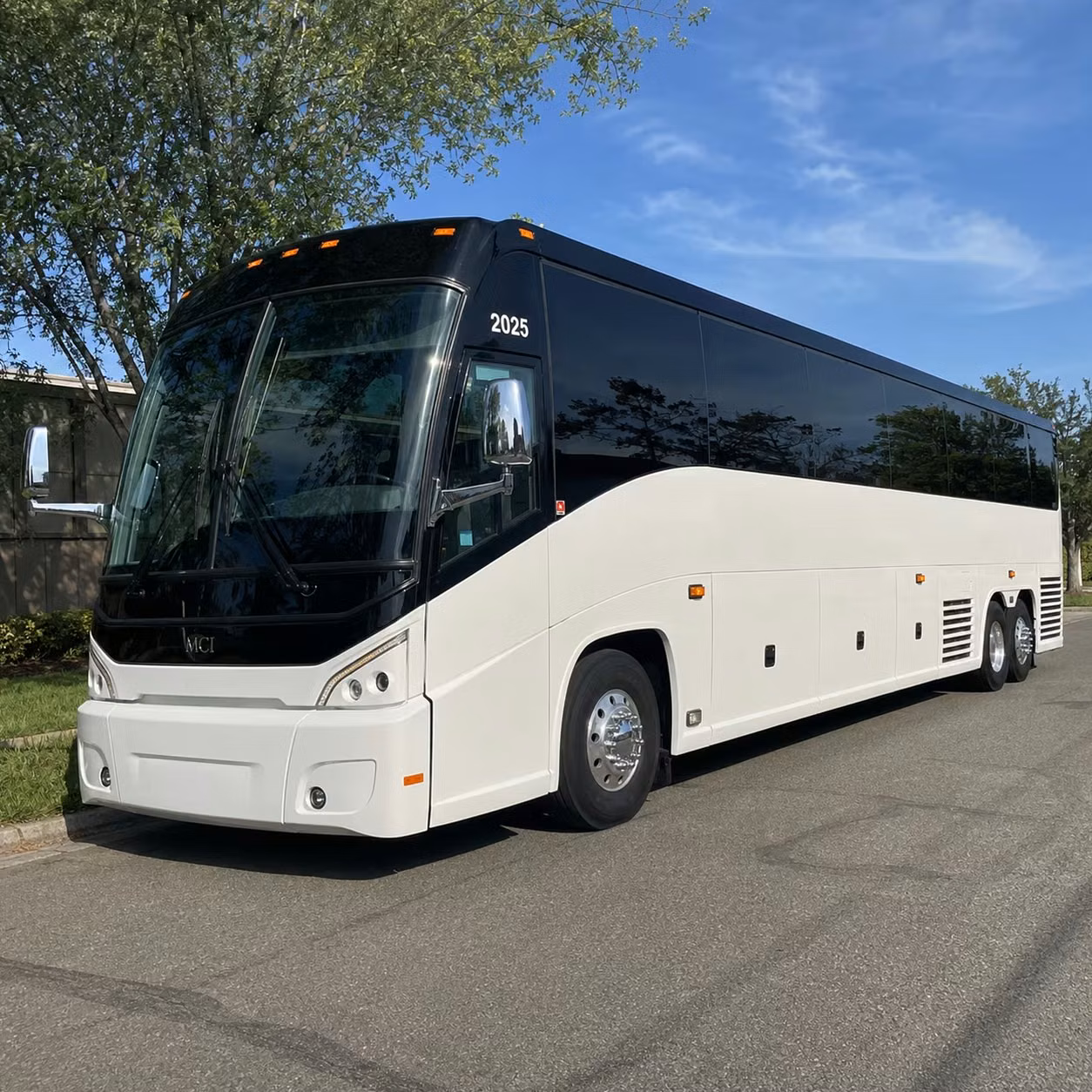 wherever your hamilton group is headed multi day bus rentals keep the trip moving